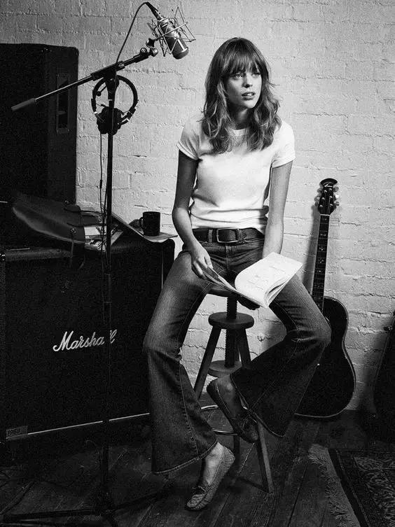 美得毫不费力的姑娘,都有一双乐福鞋