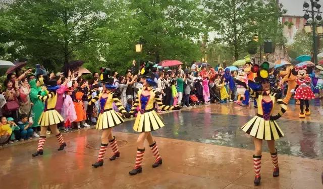 上海迪士尼乐园一般入园排队时间,上海迪士尼乐园游玩攻略最新版