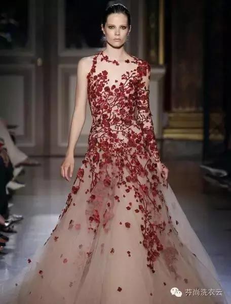 婚纱染色了怎么补救,脏了的婚纱自己怎么洗