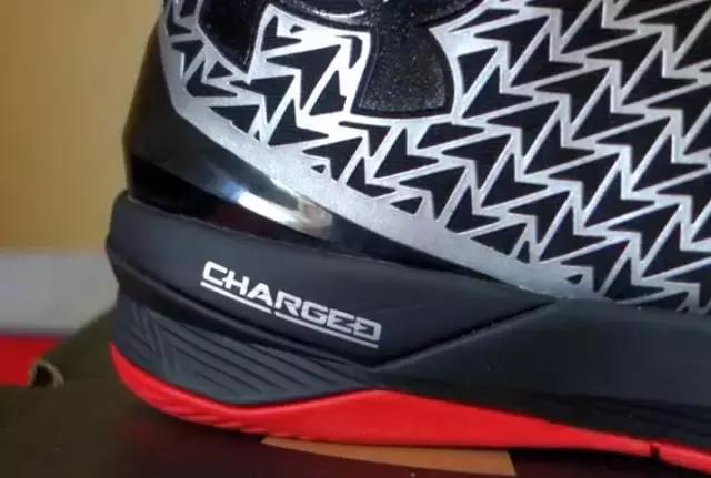 CluchFitDrive测评：UA的实战鞋不只有Curr