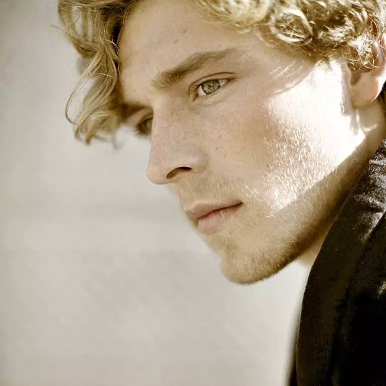 涓归害鐜嬪瓙閲戝彂,涓归害鐜嬪瓙涓庨噾鍙戠ⅶ鐪肩殑濂冲瓙