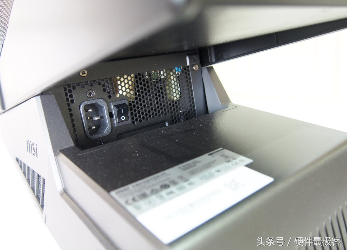 它确实是个大块头，玩游戏用它错不了！