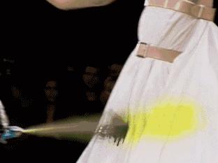 时装秀mcqueen,mcqueen最新礼服