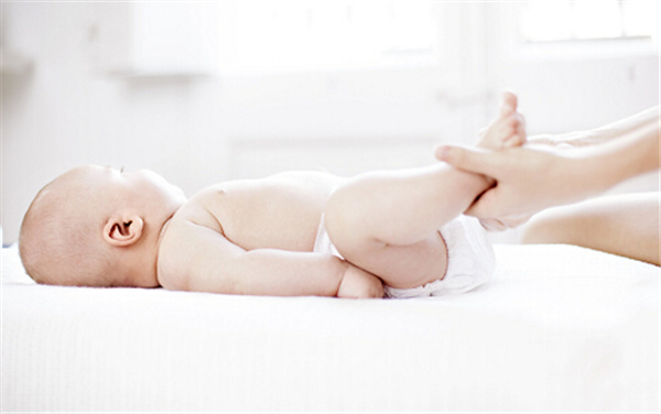 宝宝的尿布上有湿疹怎么办,宝宝得尿布疹怎么根治