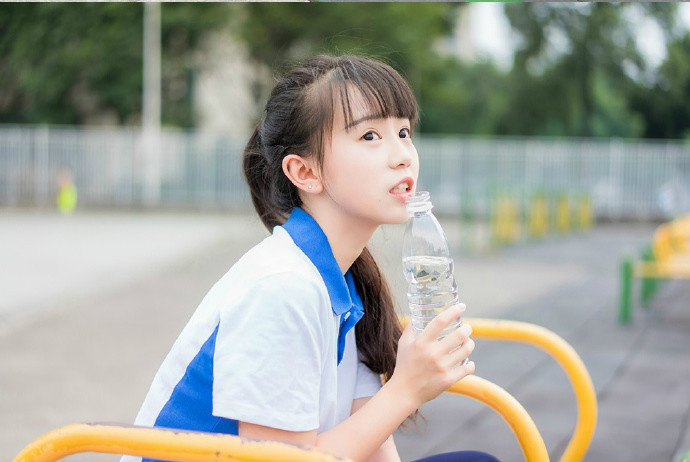 如果我的衣橱有深圳校服，我一定天天穿！美哭惹！