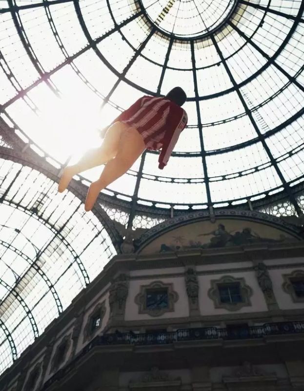 神思远丨少女有一些神性，不近人世肢体完美