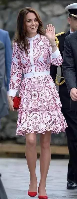 威廉凯特一家五口齐走,威廉和凯特怀了第四个孩子了吗