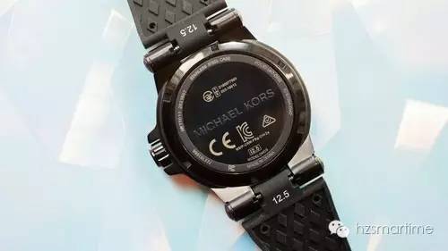 图赏丨MK推出Access智能腕表，依旧貌美如花