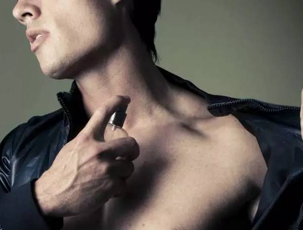 适合春季出游的香水,去海边推荐什么香水