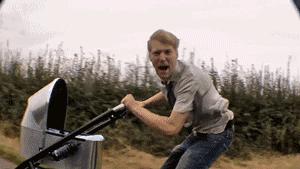 极客爸爸给婴儿车装上了125CC的摩托车发动机 边参赛奥运边“遛”小孩？｜905出行设计师