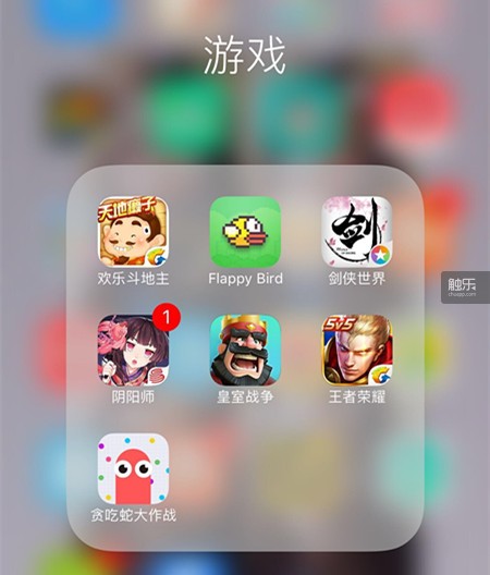 想找个会玩游戏的女孩子聊天,找女孩子聊天却在玩游戏