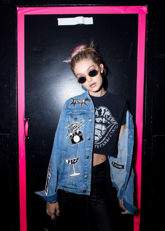 像Gigi一样时髦就穿那样一件牛仔外套（今秋最时髦的牛仔清单）