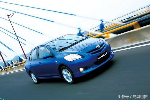 车色选黑的还是白的,车颜色选红色的好坏