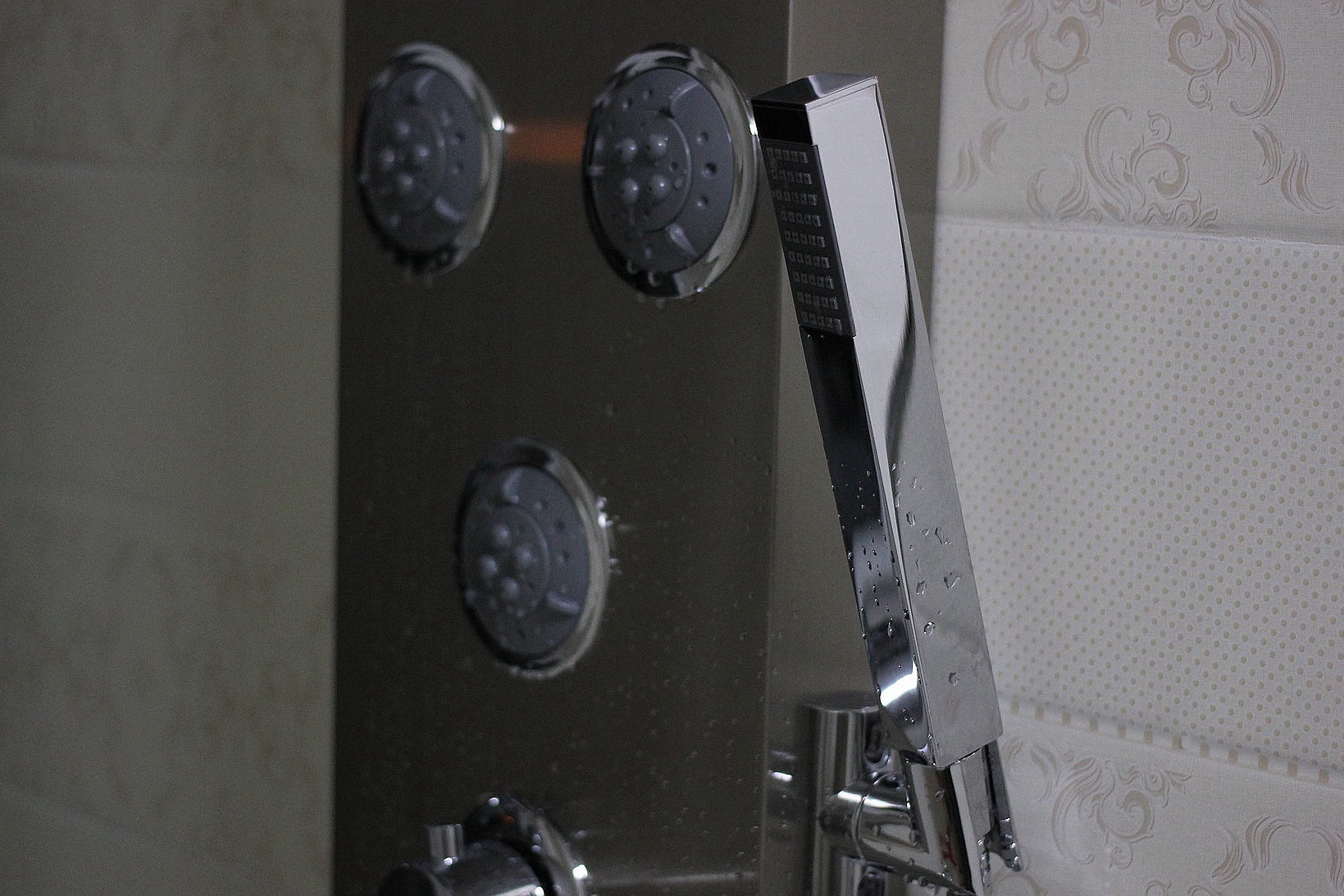 水力发电花洒套装数显,智能恒温淋浴花洒使用