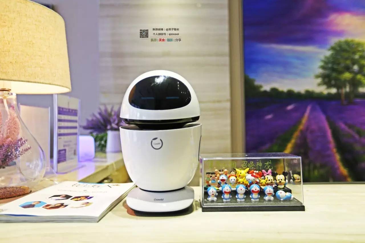 这一家酒店有门童，叫“白手套”。