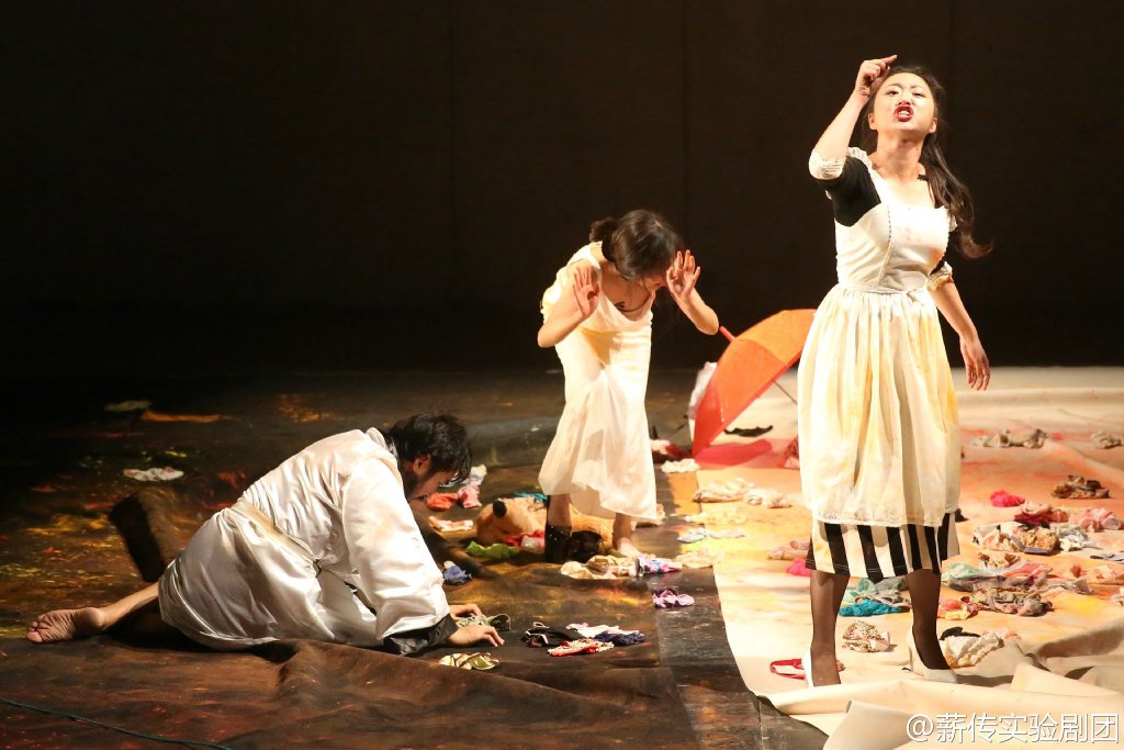 《群鬼2.0》导演王翀：我们的眼界仍旧滞后于世界戏剧30年