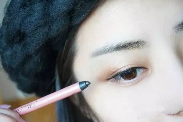 凯文老师推荐精华,学生党适合用的小众彩妆品牌