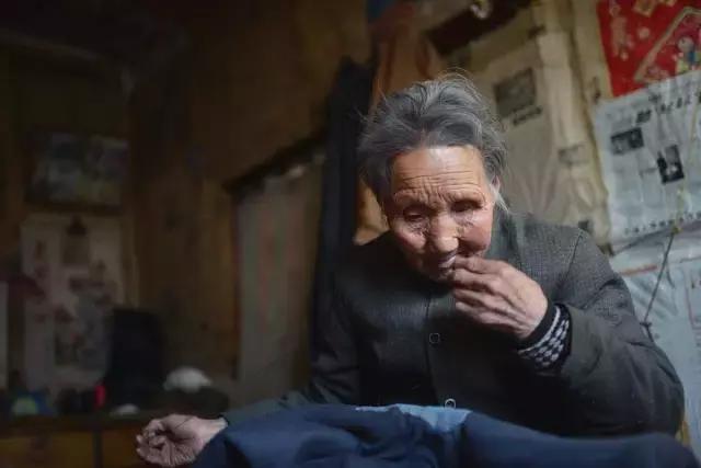 老房子里收藏有100万颗纽及巧手妈妈家族三代人缝缝补补的故事