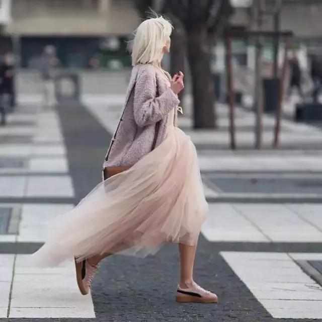 宋佳刘雯同款拖鞋,刘雯袁姗姗张雨绮