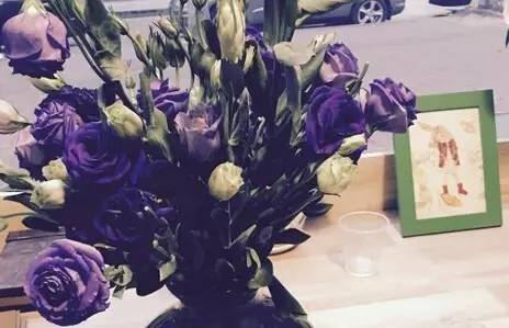 西安城墙从哪道门出去有美食街,西安城墙有个当地美食像肥肠一样