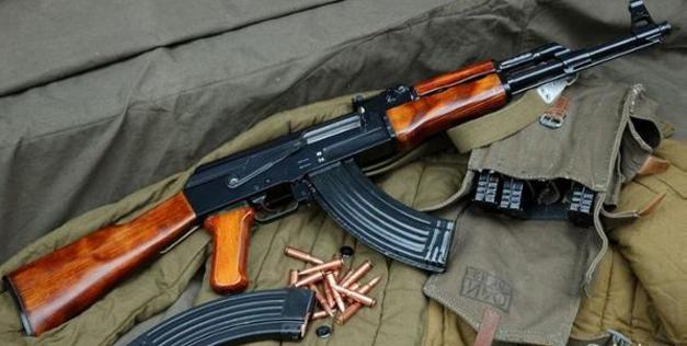 ak47步枪恐怖分子,世界上最大的ak47突击步枪