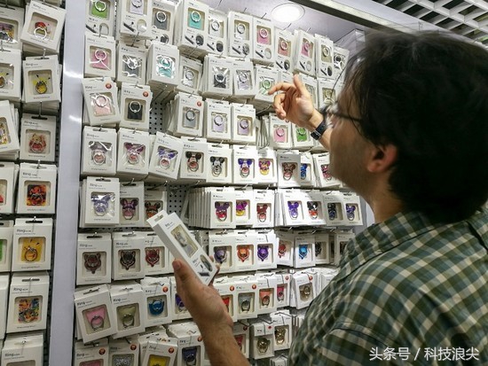 美国人看深圳华强北,华强北黑色无人机