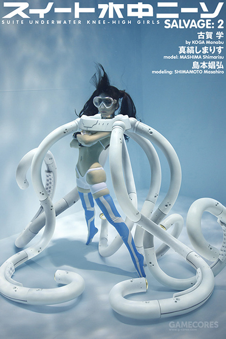 水中过膝袜少女与机械触手混搭会撞出怎样的火花？