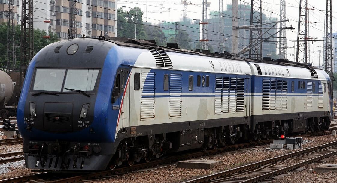 南铁东风,东风内燃机车长度