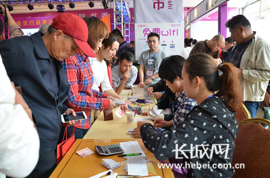 浜庝腹璇楄瘝鑺傜洰,浜庝腹鍚嶅璁插骇
