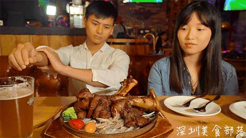 这家店,凭什么7点就能坐满,直到凌晨1点还有人舍不得走