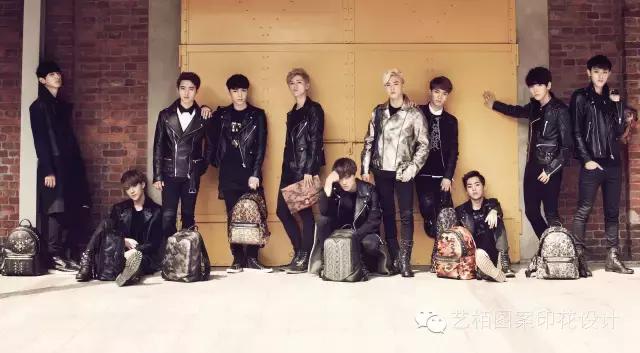 mcm铆钉链条包的铆钉是什么材质的,mcm粉色牛皮包