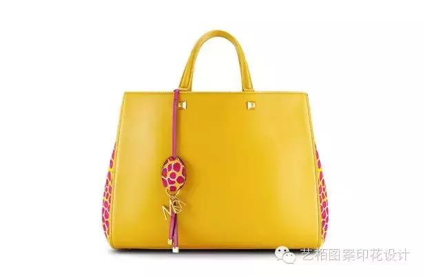 mcm铆钉链条包的铆钉是什么材质的,mcm粉色牛皮包