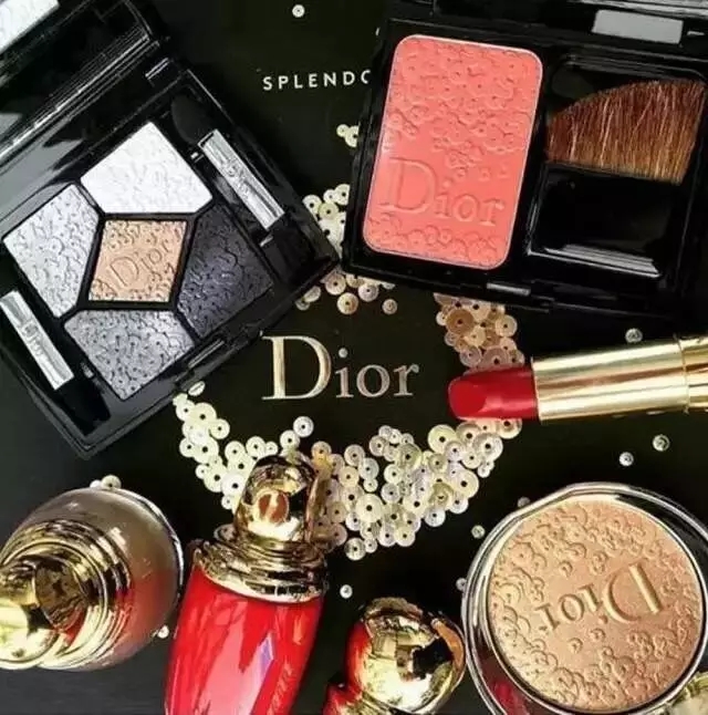 除了ysl星辰口红，还有哪些圣诞限定值得入手！（欧美彩妆篇）