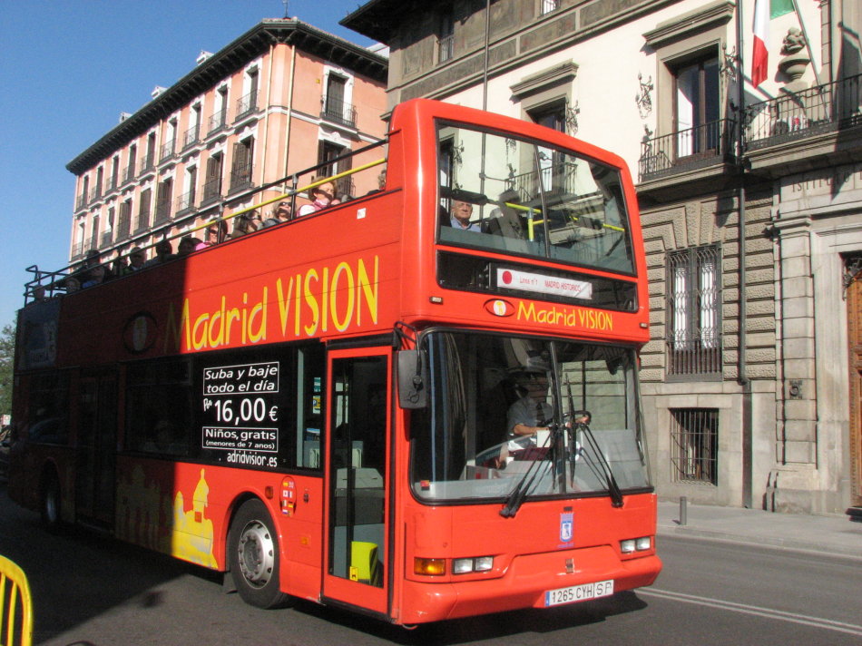 马德里不可思议镜面,马德里不可思议卡点