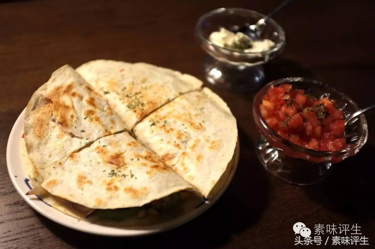 足球元素的酒吧,天空休闲足球酒吧