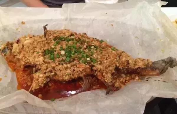 到万州吃烤鱼,重庆烤鱼正宗做法