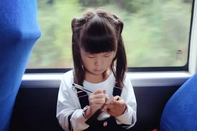 姐妹亲子装怎么拍,亲子装的闺蜜照