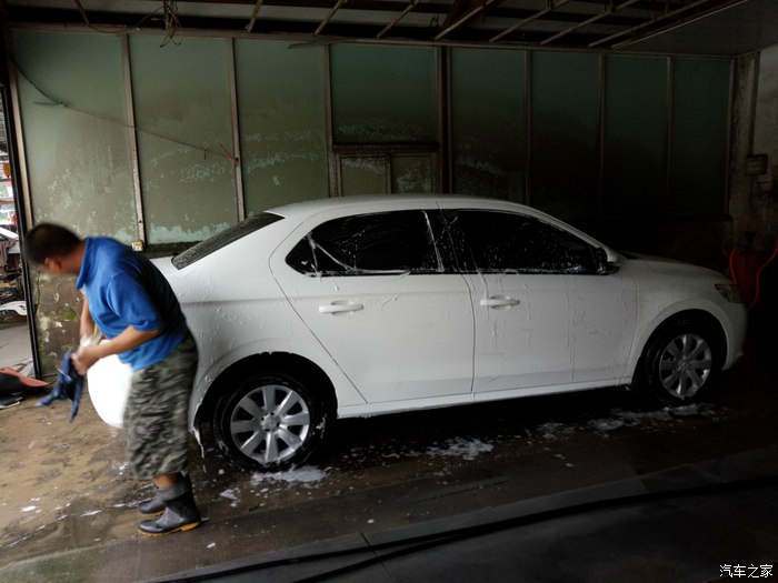 新款标致301幸福版,标致301旅行