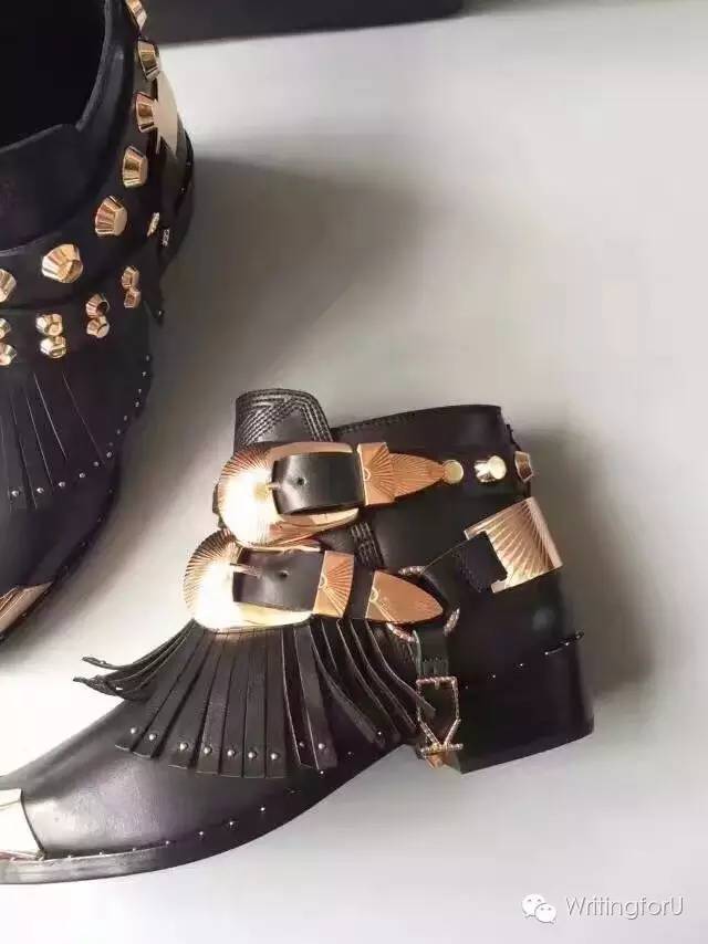 闹，你们要的靴子来了