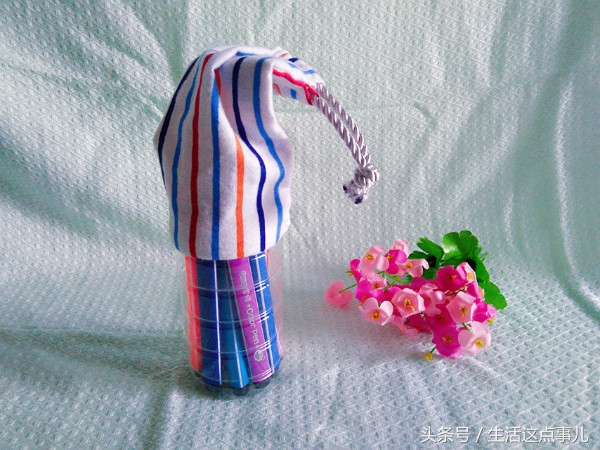饮料瓶子制作笔筒的手工教程,笔筒用饮料瓶手工制作视频