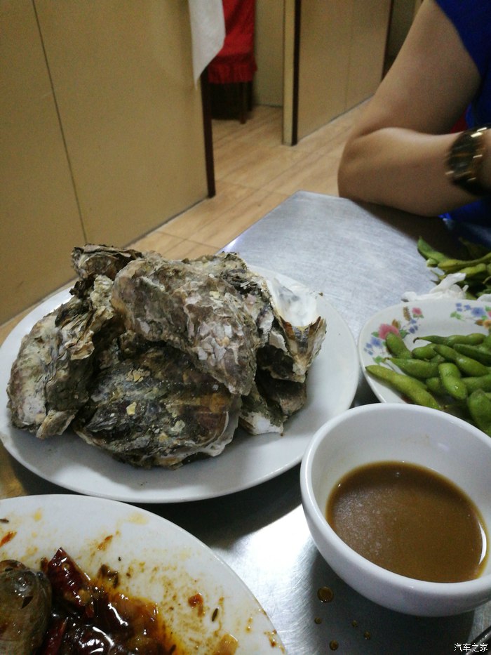 奥迪a6l2016款30fsi舒适型实拍,2016款奥迪a6l评测1.8t用车感悟