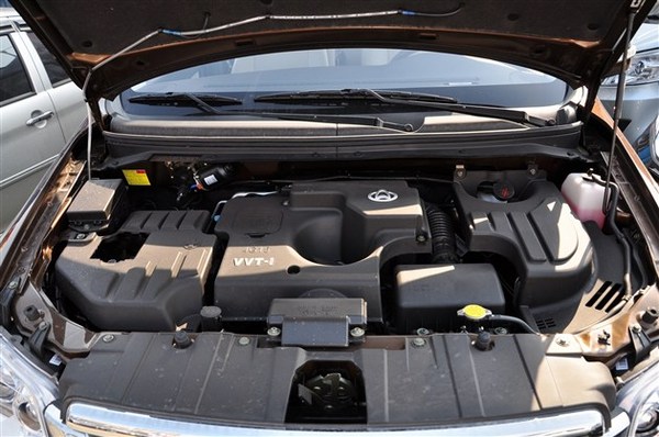 五菱宏光挑战丰田霸道4.0,五菱宏光挑战一切