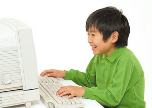 孩子还小喜欢玩游戏怎么办,孩子还在玩游戏