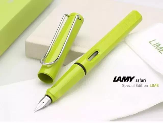 女神包包里的必备好物 (女神专属包包里面有哪些)