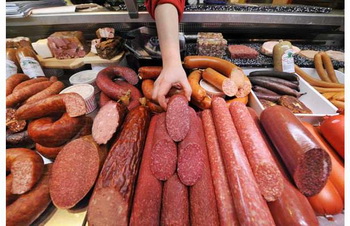 加工肉被世卫组织列为最高风险致癌物！一颗番石榴清除18根香肠