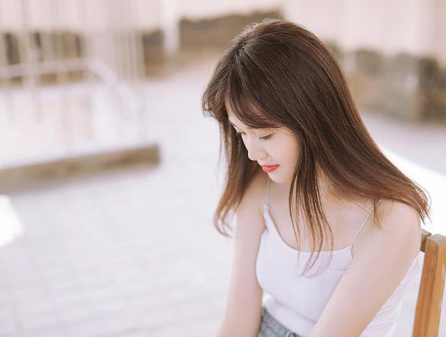 小说：总裁不顾她穿着礼服和高跟鞋，步履生风，被她骂没绅士风度