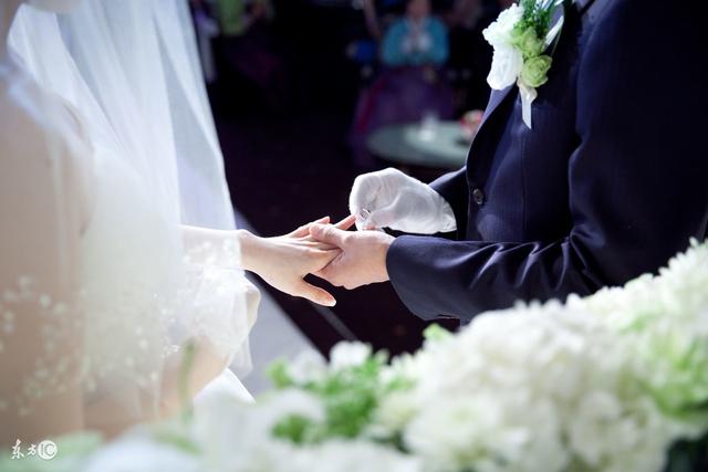 小说：啪啪啪”的巴掌声在寂静的院子里响起