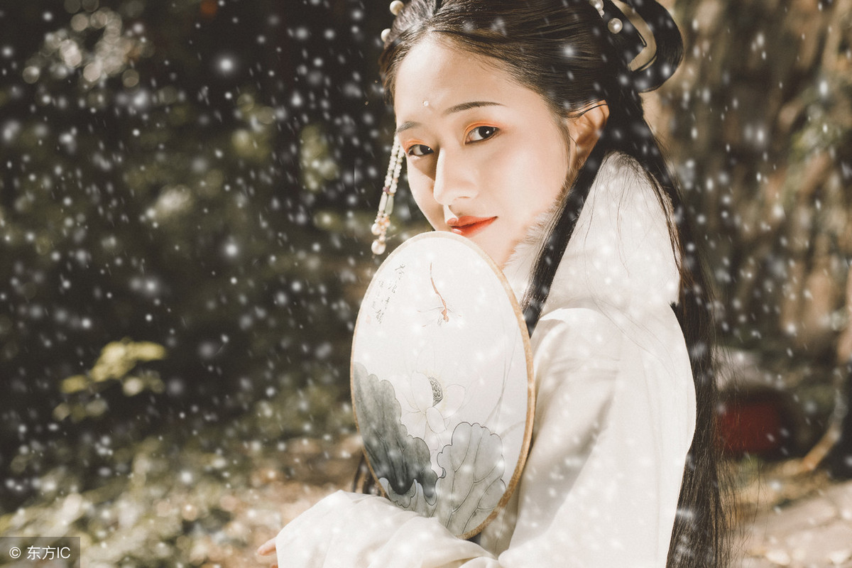 小说：他是世界上最后一个神明却遭此苦楚