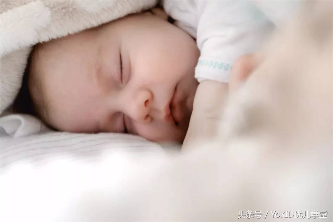 8岁不肯单独睡怎么办,孩子不肯单独睡的坏处