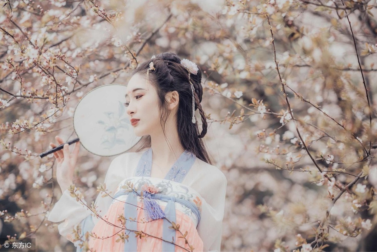 小说：一名女子狠心喂蛇吃辣条！！！